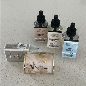 Wallflowers Set of 3 Fragrance Set and light up  Plug In NWT